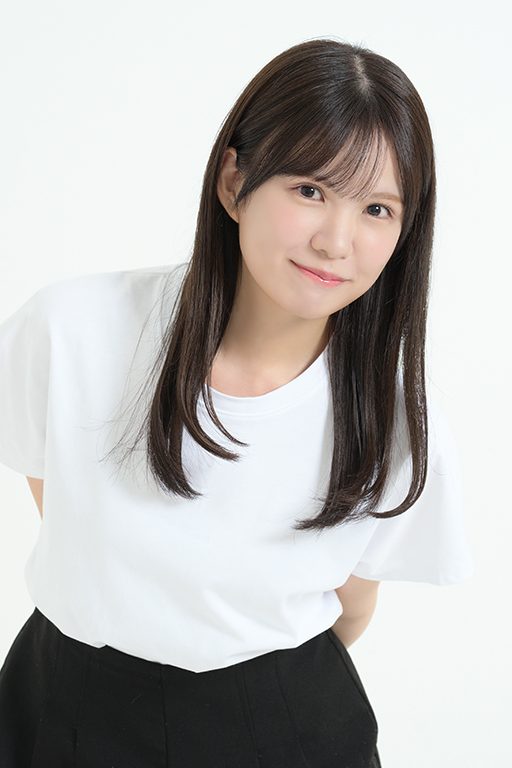 岡本 彩夏 宣材写真